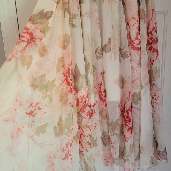 Women's Flowy Floral Maxi Skirt ChicWish - Picture 3 of 10